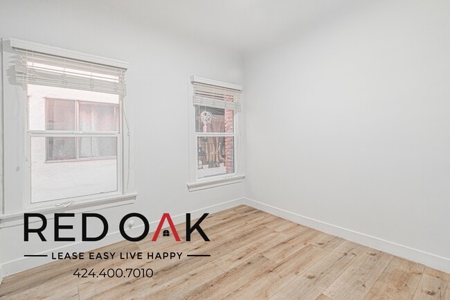Building Photo - 247 S Alexandria Ave