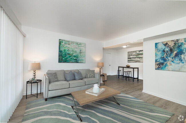 1BR, 1BA - 772SF - Living Room - WillowBrook Apartments