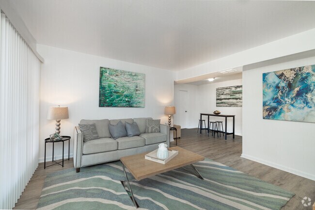 Interior Photo - Willowbrook