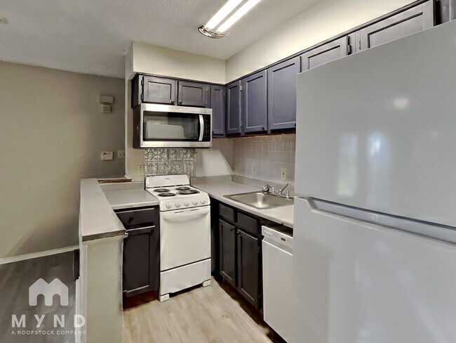 Foto del edificio - 9823 Walnut St