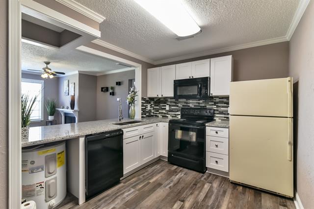 Foto del edificio - 2200 E Trinity Mls Rd