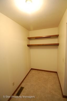 Building Photo - 1825 Manor Haus Ct