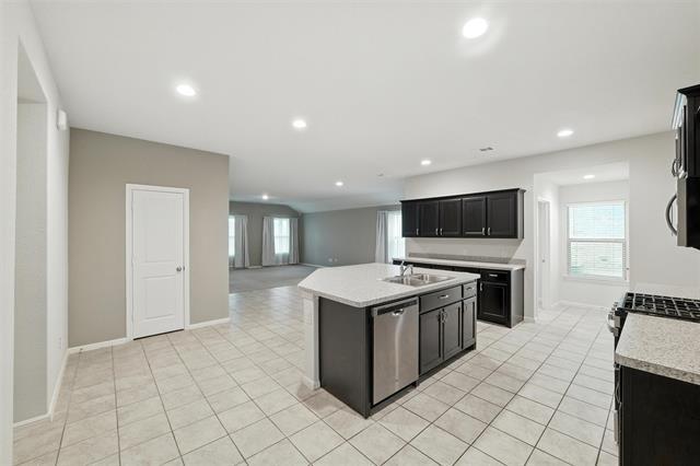 Foto del edificio - 16745 Portage St
