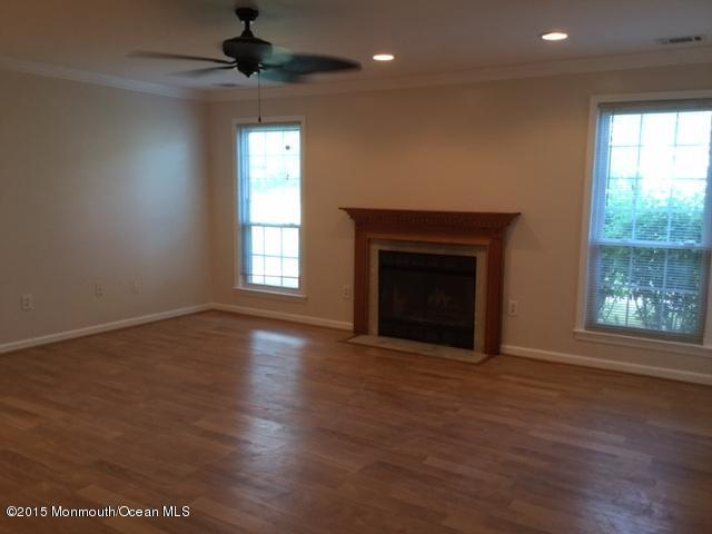 Building Photo - 475 Hawthorne Pl