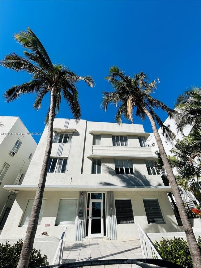 Building Photo - 3710 Collins Ave