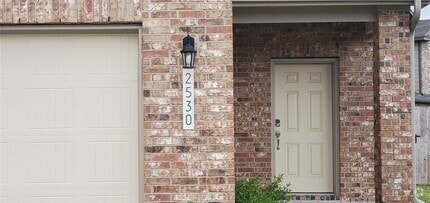 Building Photo - 2530 Remembrance Cir