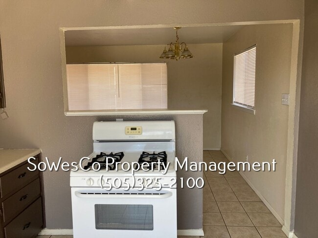Building Photo - 3 Bedroom 1 Bath in Farmington