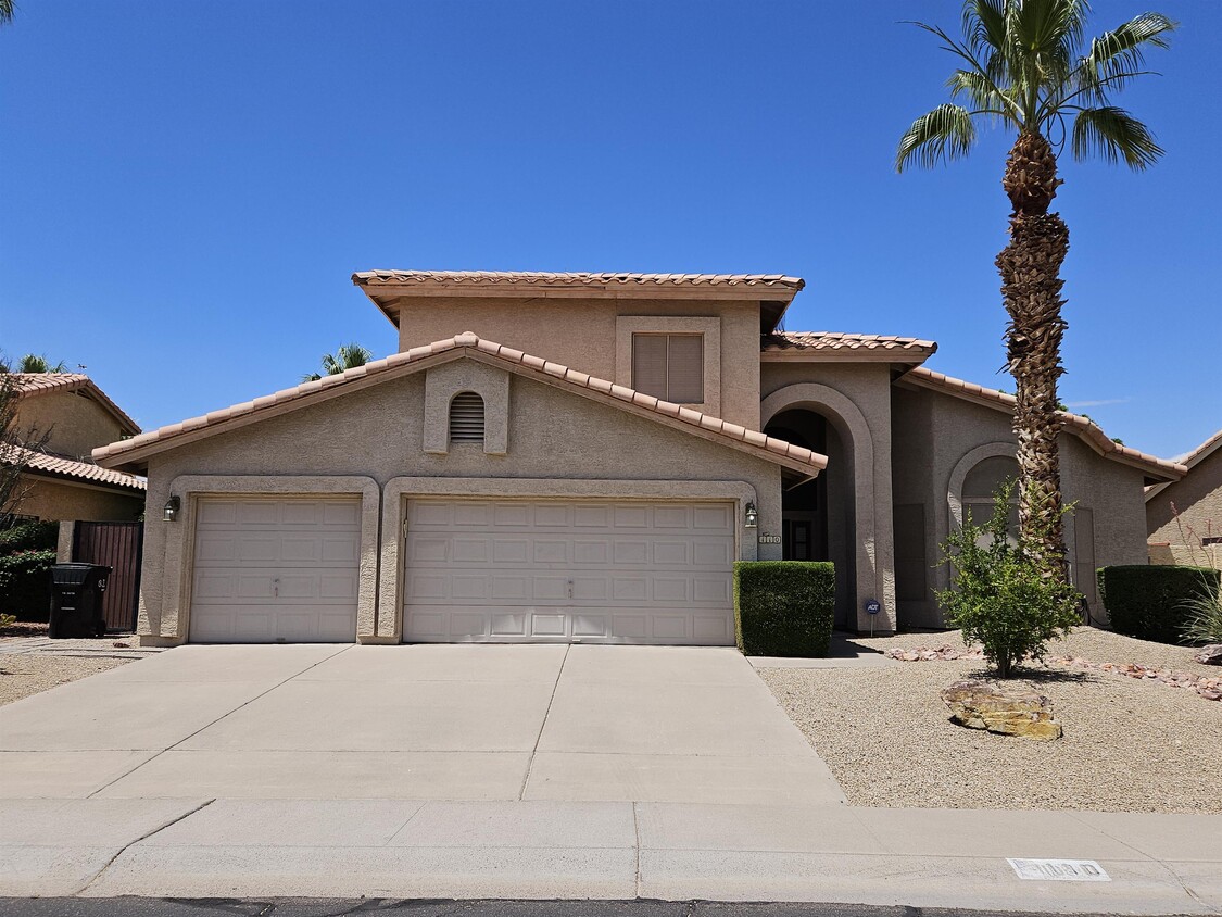 Foto principal - 110 E Evelyn Ln