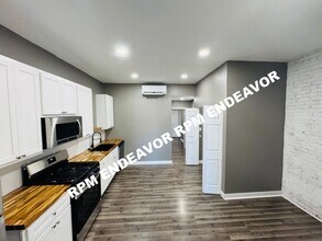 Building Photo - 3230 Pulaski St Building Photo - 3230 Pulaski St