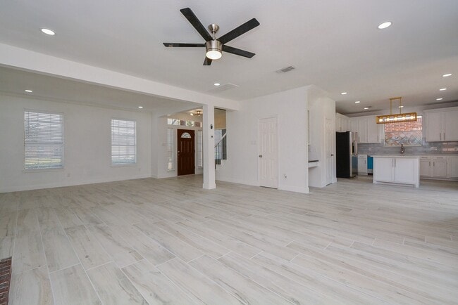 Building Photo - 5743 Henniker Dr