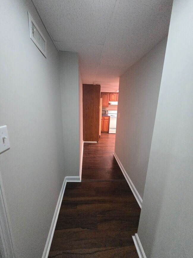Building Photo - 1569 Colony Park Dr