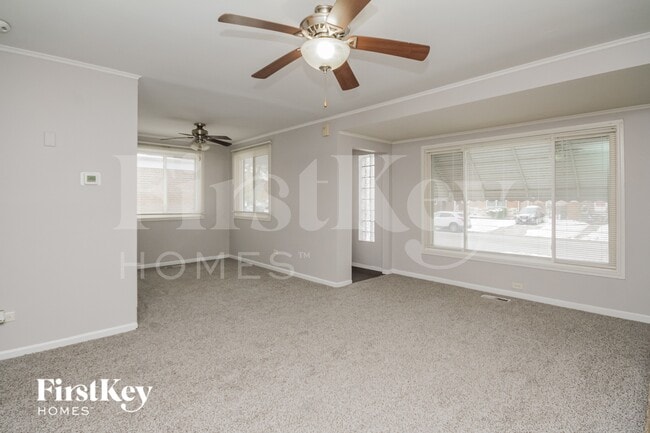 Foto del edificio - 14525 Dobson Ave