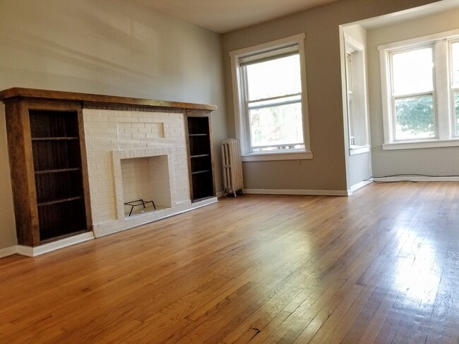 Building Photo - 2214 N St Louis Ave