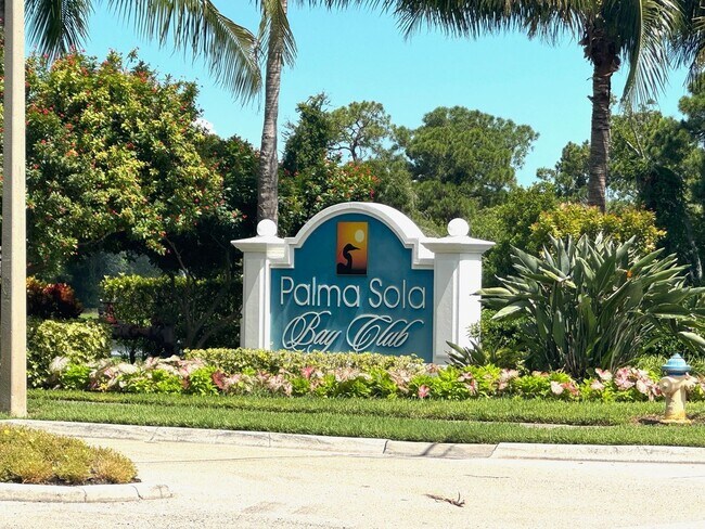 Building Photo - Exquisite Fully Furnished 3-bed/2.5 Bath C...