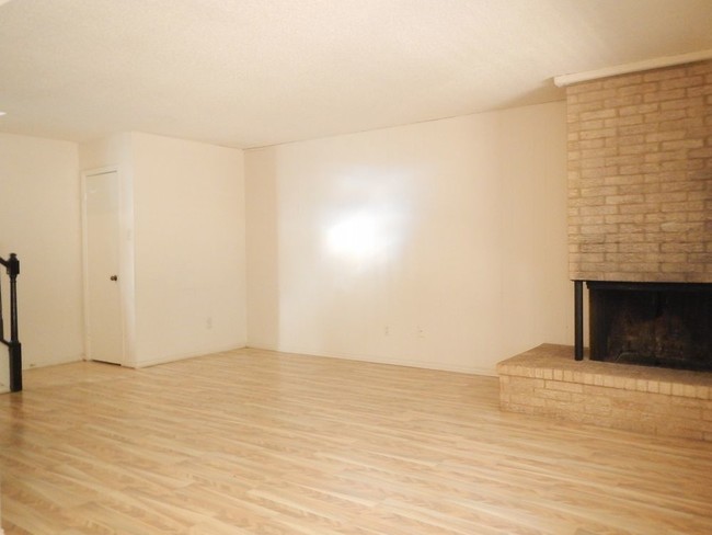 Building Photo - 2983 Country Place Cir
