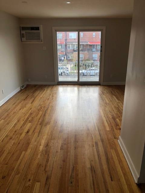 Building Photo - 1403 E 103rd St