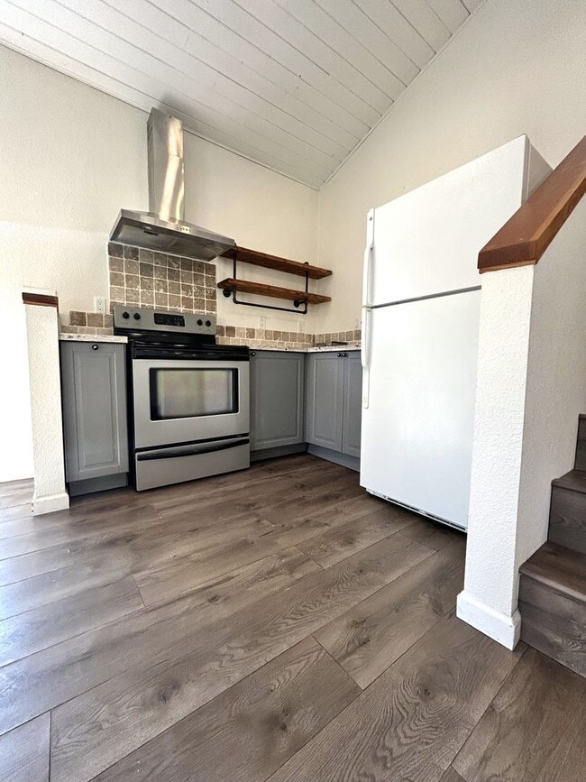 Building Photo - 1-Bedroom ADU with Full Kitchen, Loft & In...
