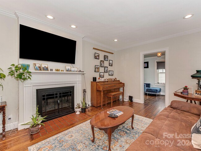 Foto del edificio - 1425 Lyon Ct