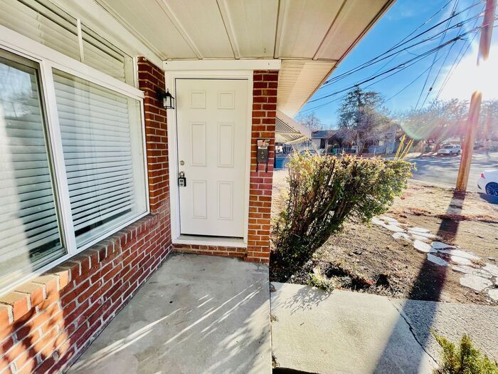 Foto principal - 1300 Buena Vista Ave