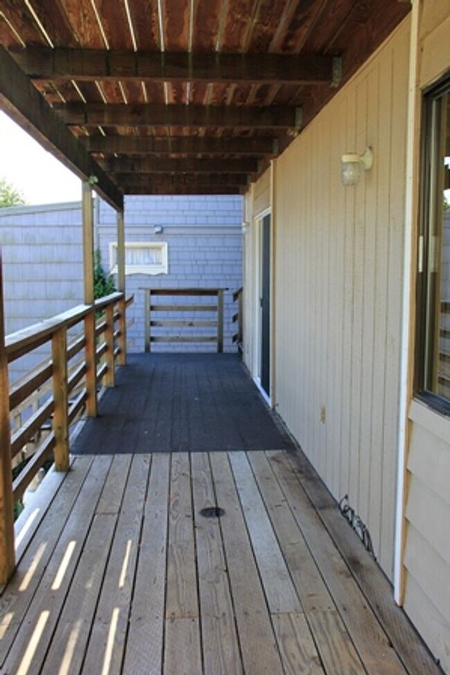 Building Photo - 1726 - South 5th Street Duplex
