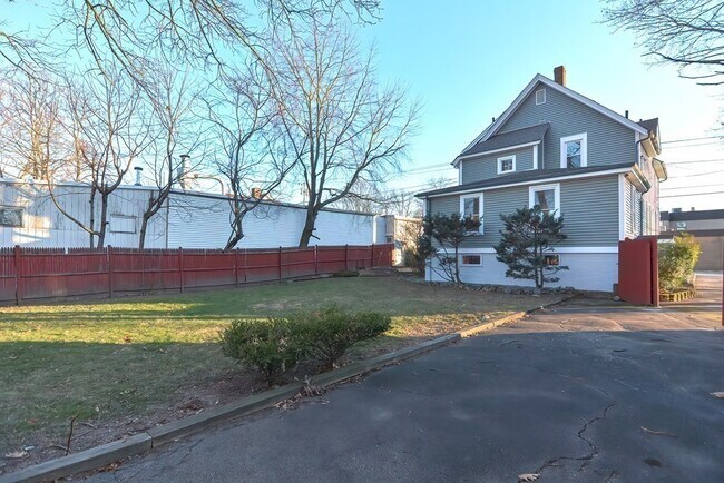 Backyard - 76 Holman St