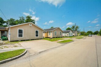 Building Photo - 6010 Collingsworth St