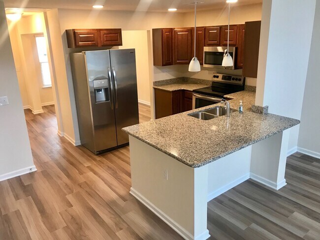 Building Photo - BEAUTIFUL! 4 Bedrooms/3.5 baths in Wild Wing. Spacious & Tons of space!