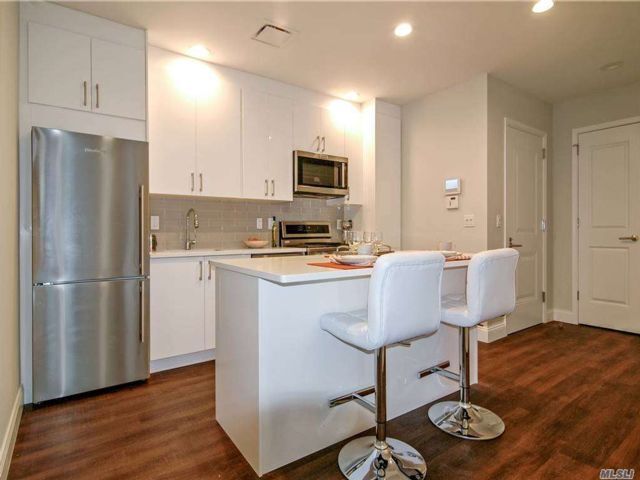 Foto del edificio - 17-21 Lumber Rd