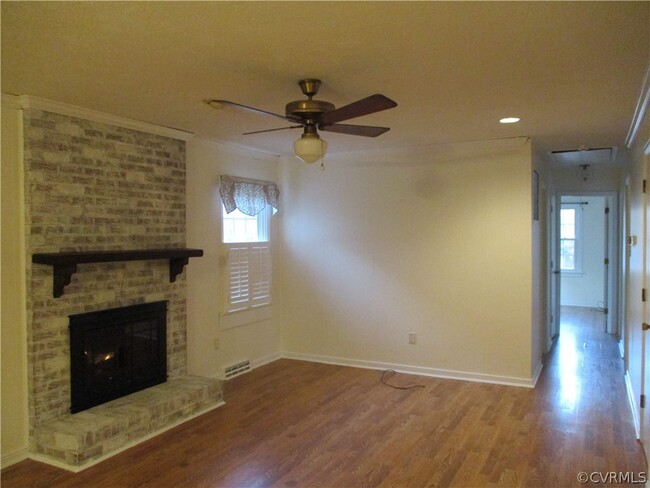 Building Photo - 16301 Gun Barrel Rd