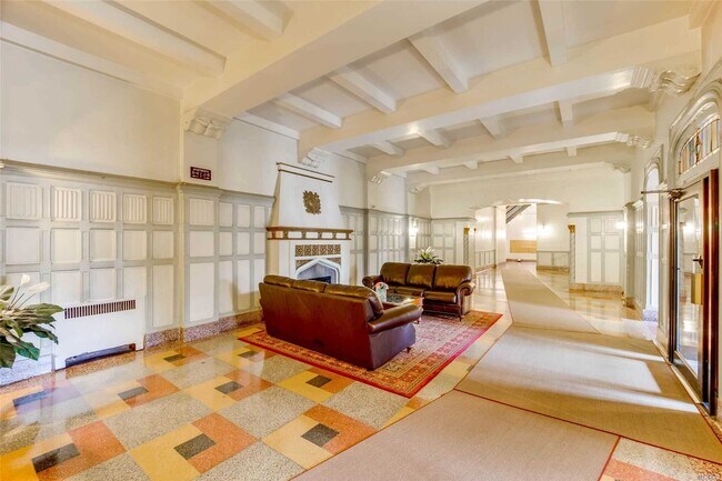 Foto del edificio - 167-10 Crocheron Ave