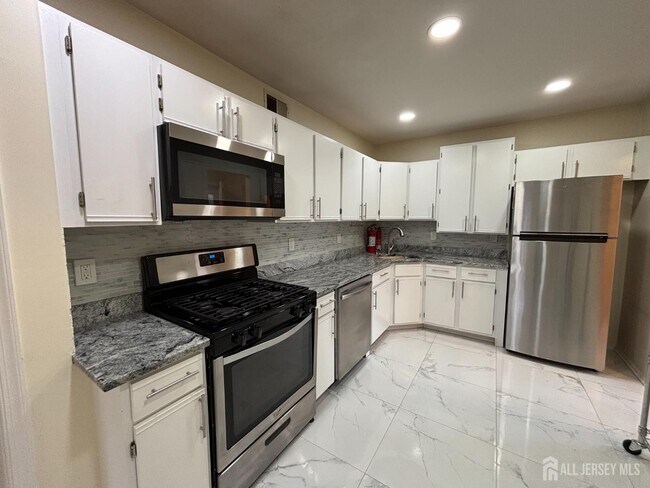 Foto del edificio - 1301 Plymouth Rd