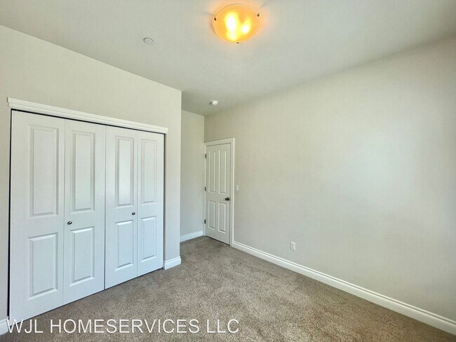 Foto del edificio - 5 br, 2.5 bath House - 315 221st Place SW