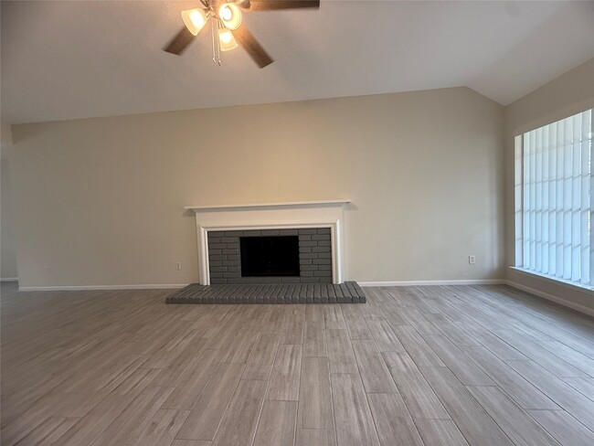 Building Photo - 18074 Glenledi Dr