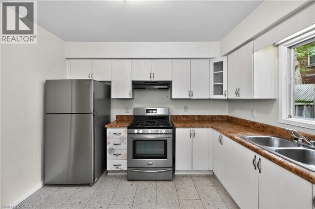 Photo du bâtiment - 107 Grant Ave