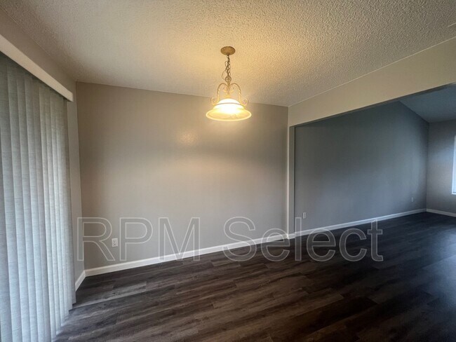 Building Photo - 8826 Grayling Way