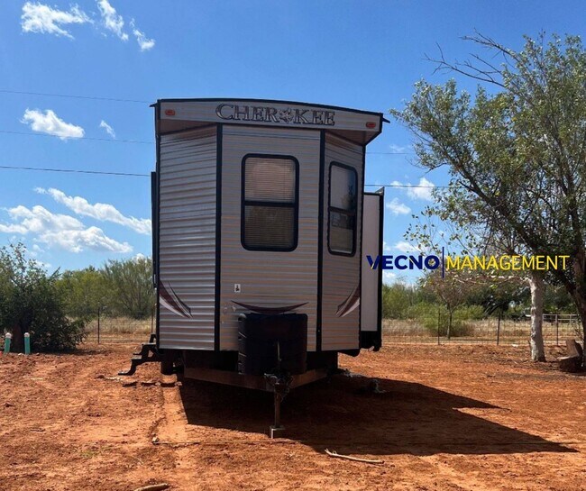 Foto del edificio - 1819 Country Rd