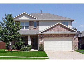 Building Photo - 401 Bluefinch Dr