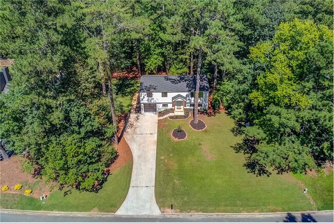 Building Photo - 3411 Valley View Dr