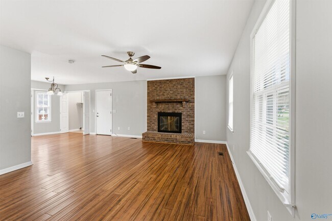 Foto del edificio - 121 Grayson Ave