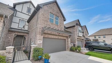 Building Photo - 134 Claire Dr