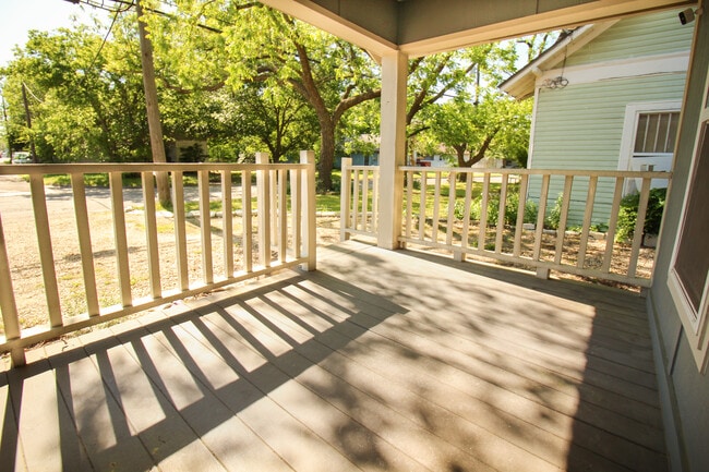 Front porch - 633 N Morris St
