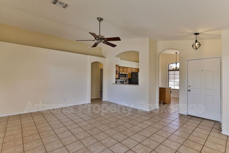 Primary Photo - 1885 E Palomino Dr