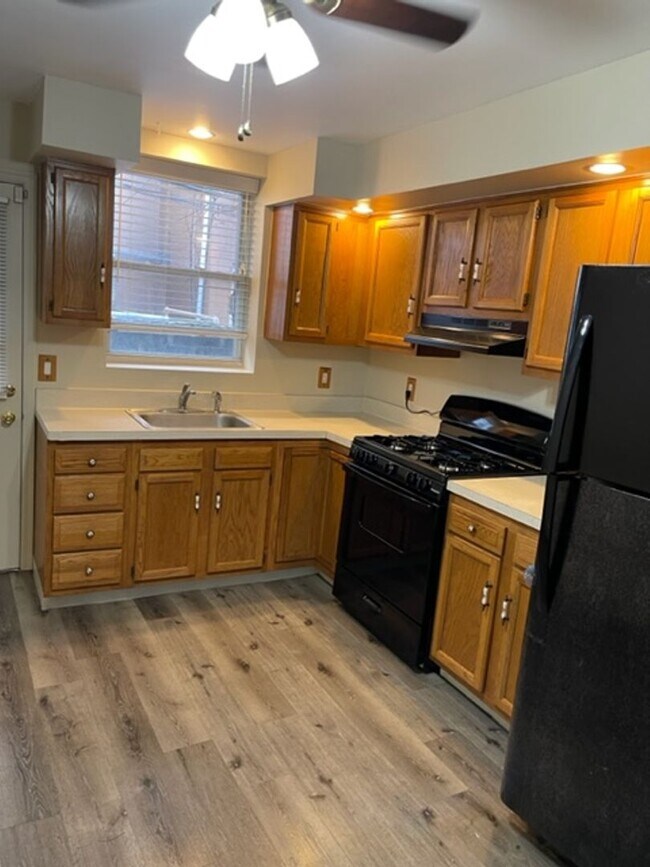 Building Photo - AMAZING South Philadelphia 3bd/1ba Home Av...