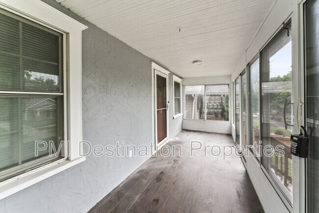 Building Photo - 6117 Harrison St