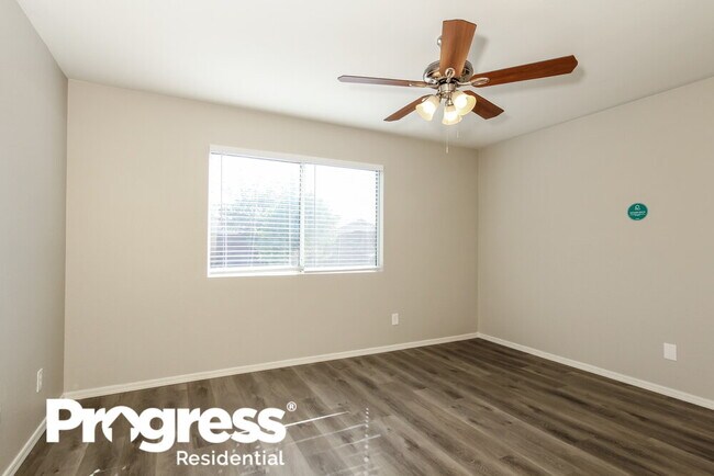 Building Photo - 10723 W Turney Ave