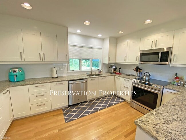 Building Photo - 3 br, 3.5 bath House - 28 Laudholm Rd