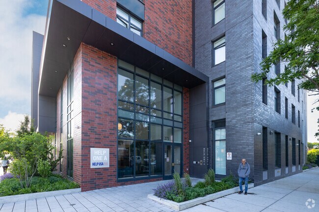 Building Photo - Help Hinsdale B