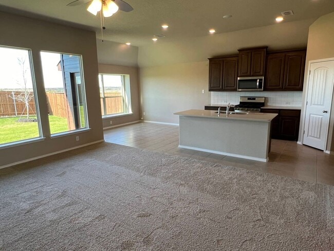 Building Photo - Gorgeous House for rent in Cleburne !!
