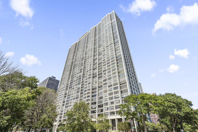 Foto del edificio - 2800 N Lake Shore Dr