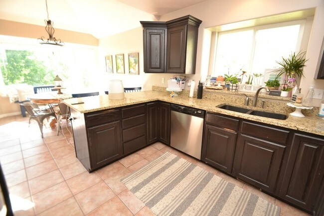 Building Photo - 2042 Hidden Village Cir